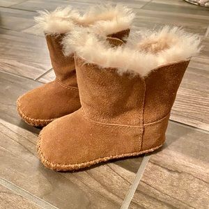 NEW Size 2/3 toddler UGGS